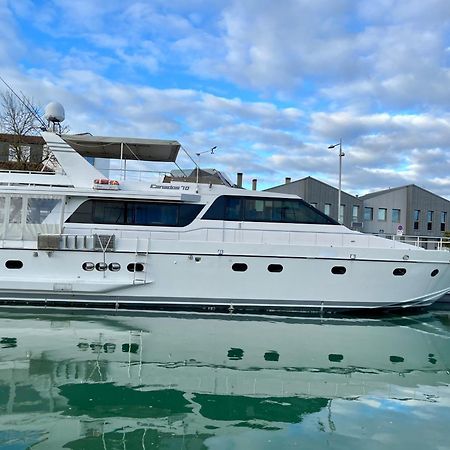 Yacht Aquamarina Vieux Port La Rochelle Hotel La Rochelle  Bagian luar foto