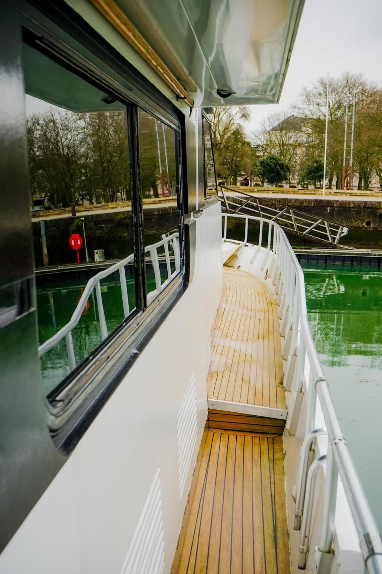 Yacht Aquamarina Vieux Port La Rochelle Hotel La Rochelle  Bagian luar foto