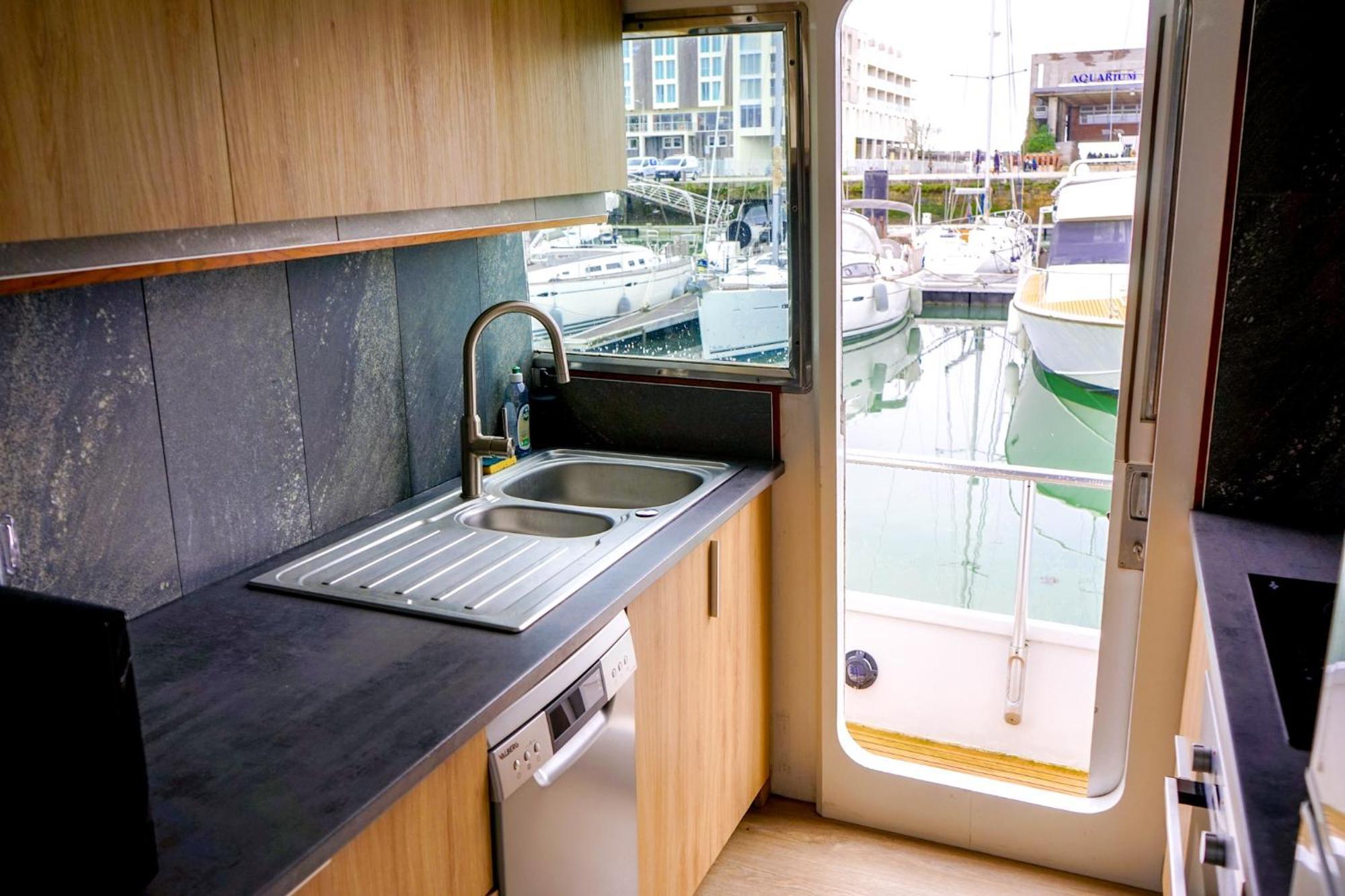 Yacht Aquamarina Vieux Port La Rochelle Hotel La Rochelle  Bagian luar foto